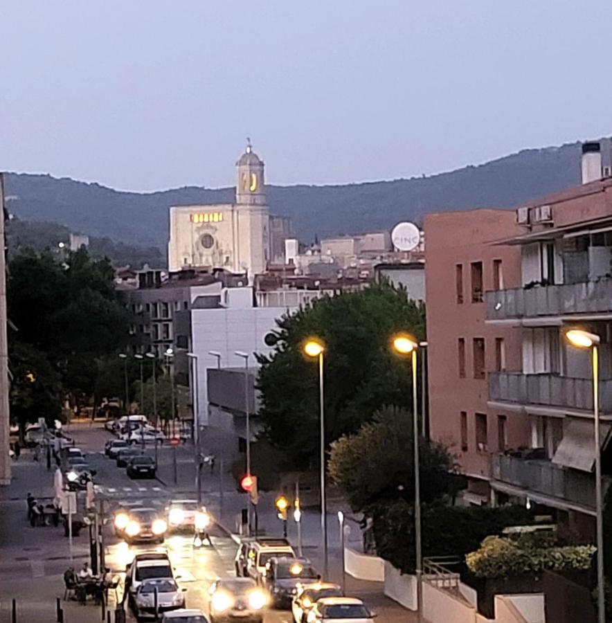 Modern Apartament Al Costat Del Parc De La Devesa Girona Exteriör bild